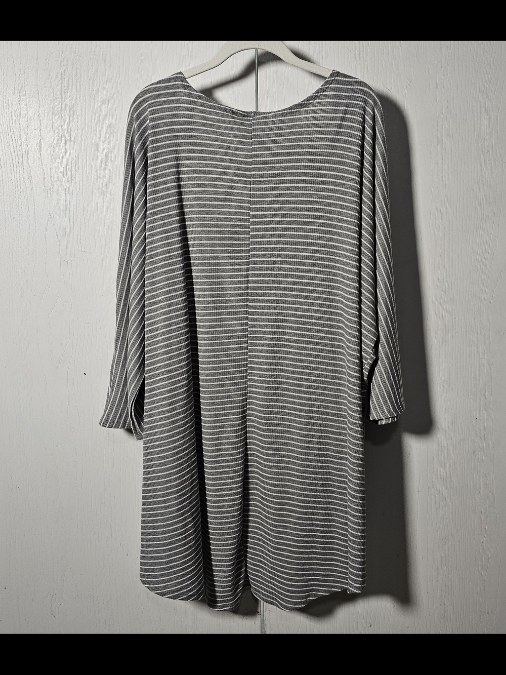 LuLaRoe Gray and White Striped Open Cardigan - Picture 6 of 7